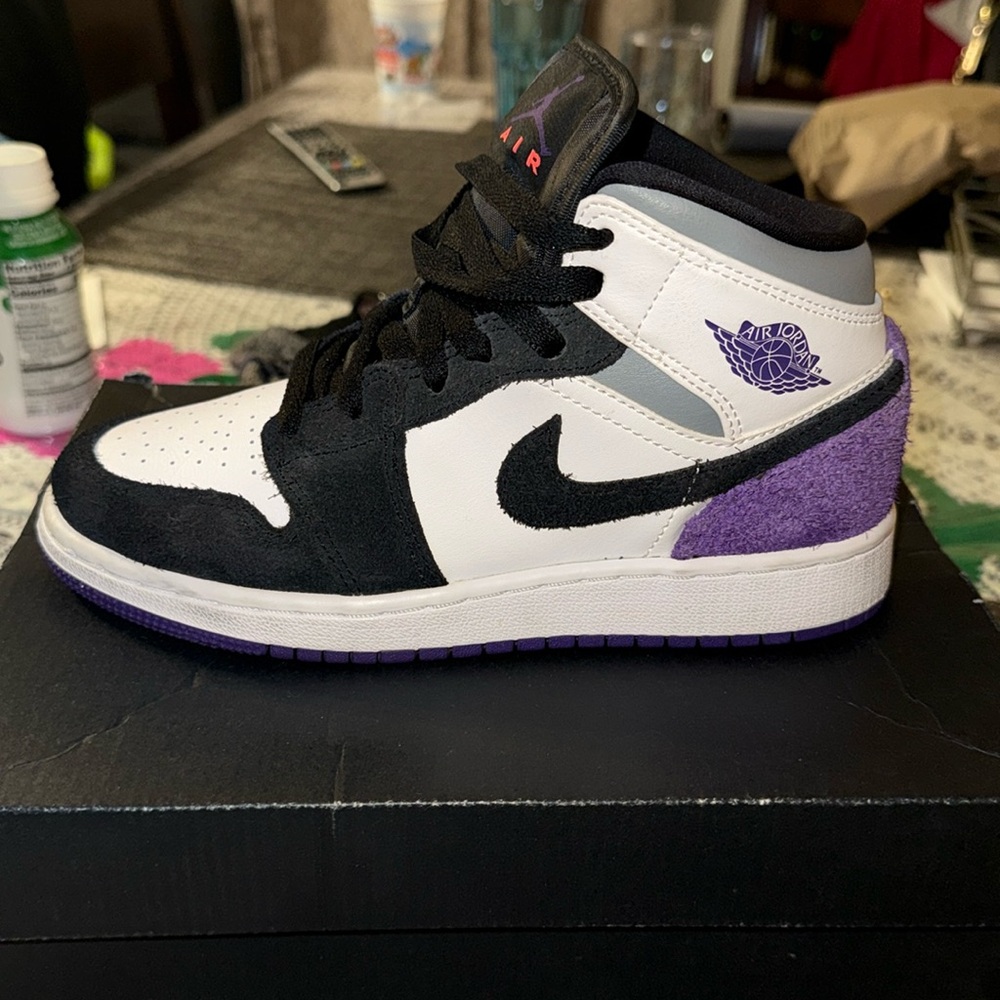 Air Jordan 1 MID SE (GS)